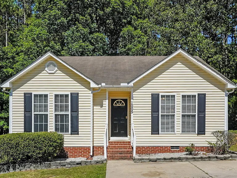 1005 Henchman Ct — Photo 1