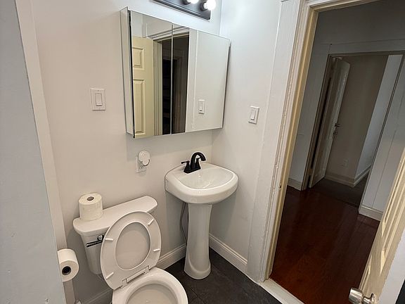 5th image of 86 Dwight St Ste 1