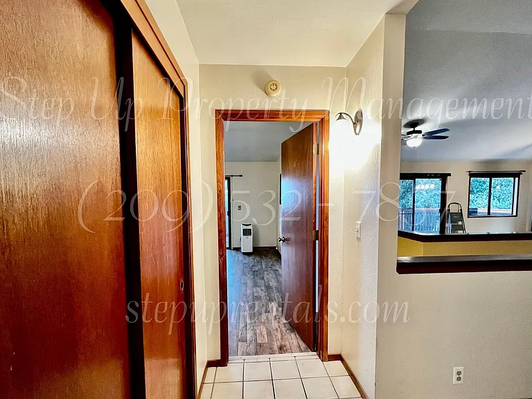537 E Bald Mountain Rd — Photo 10