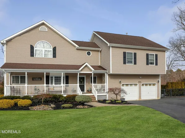 221 Georgia Road, Freehold, NJ 07728