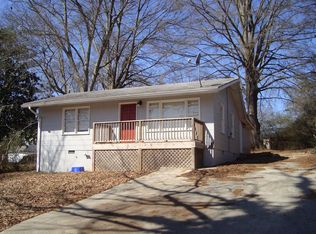 180 Pine St NE, Fairburn, GA 30213