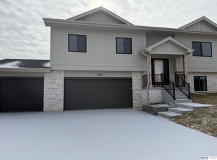 21510 Arabian Rd, Elkhorn, NE 68022