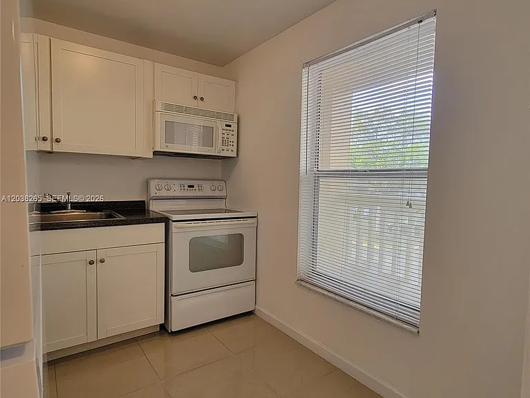 6021 NW 61st Ave #207 — Photo 5