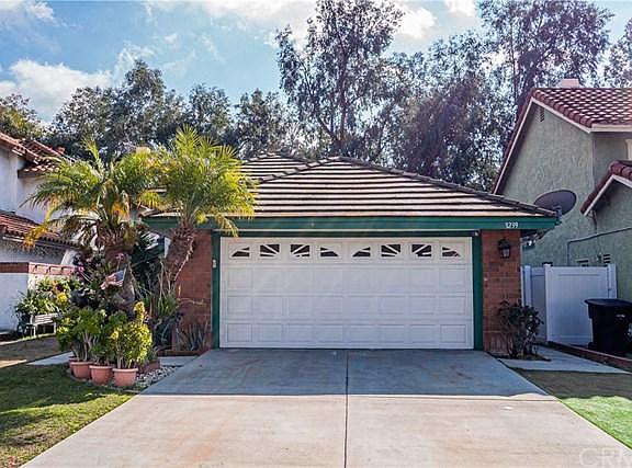 3rd image of 3239 Oakshire Ln