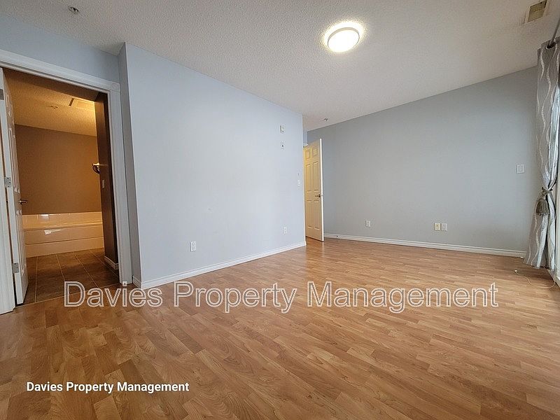 Edmonton Apartment for rent - 2 Bedrooms — photo 6