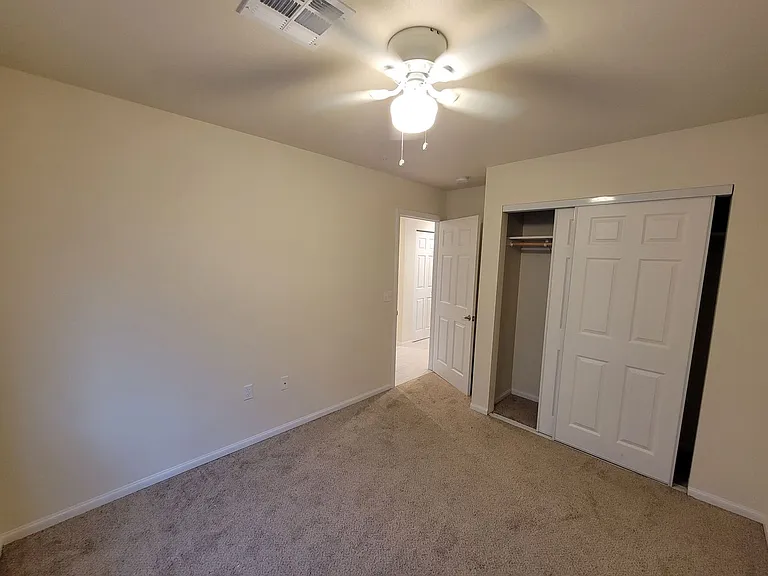 2728 Brighton St — Photo 9