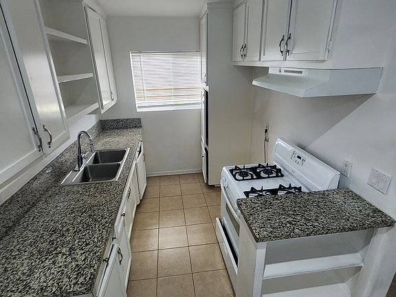 4th image of 1814 Grismer Ave APT G