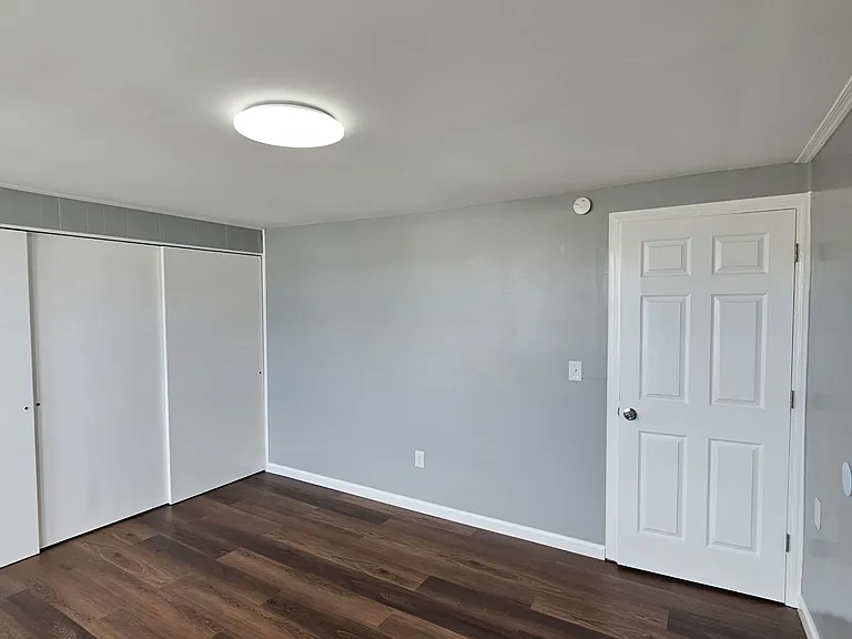 752 E Tioga St — Photo 7
