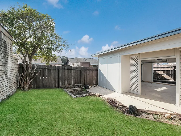 629 Fern Meadow Dr — Photo 15