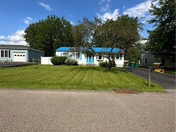 114 Hosmer Dr, Syracuse, NY 13209