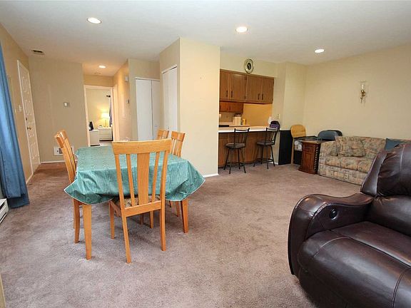 3rd image of 100 Daly Blvd APT 301