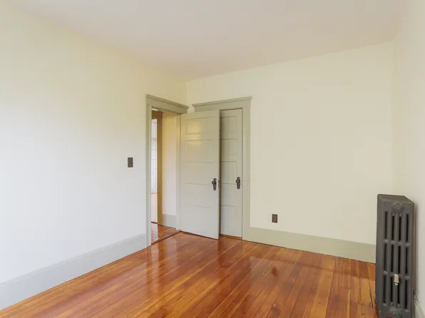 31 Roslyn St #1, Salem, MA 01970