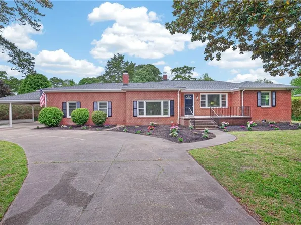 3516 Heutte Dr, Norfolk, VA 23518