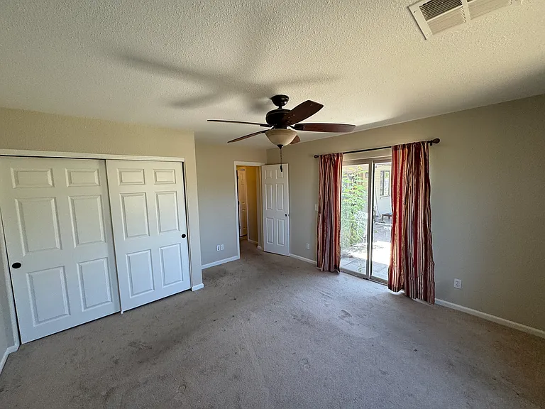 2058 E Fremont Dr — Photo 12