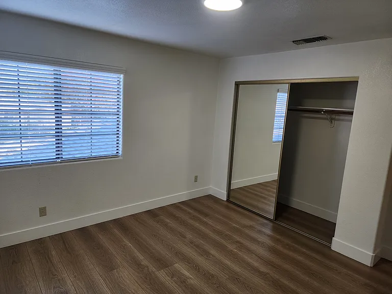 121 Kellog Ave — Photo 22