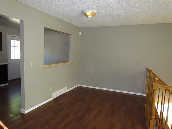 3rd image of 1393 Elmwood St