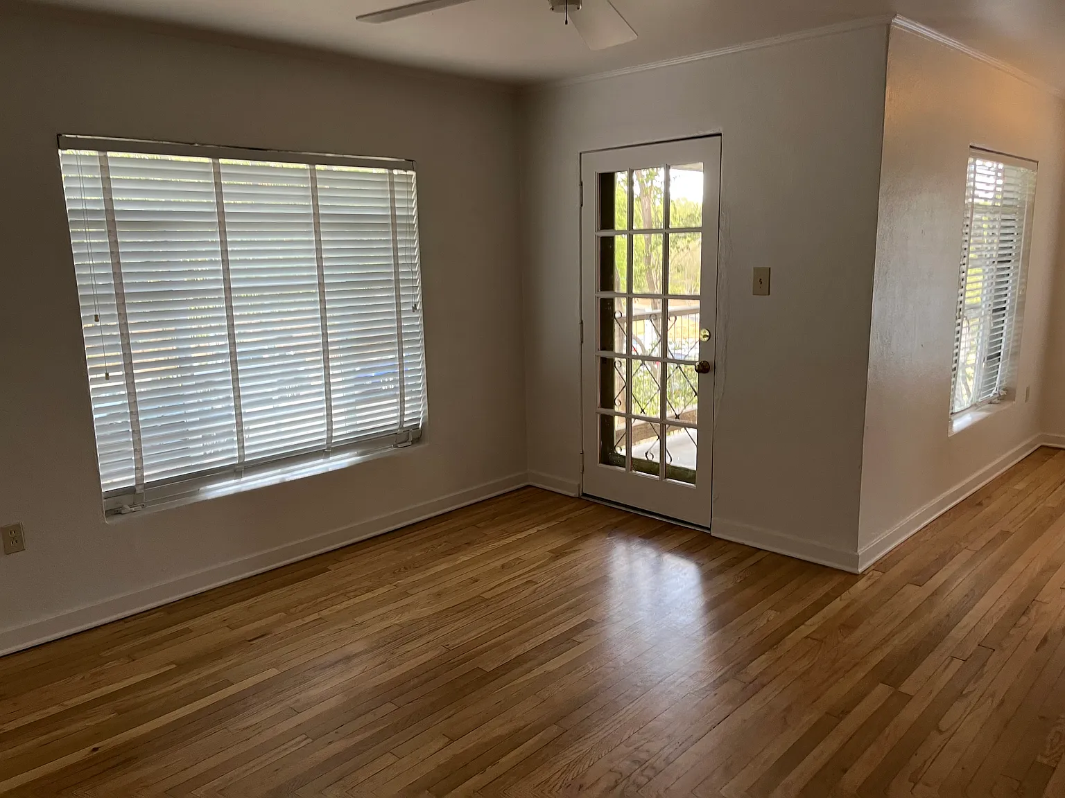2 bed, 850 sqft, $2,100 — Photo 2
