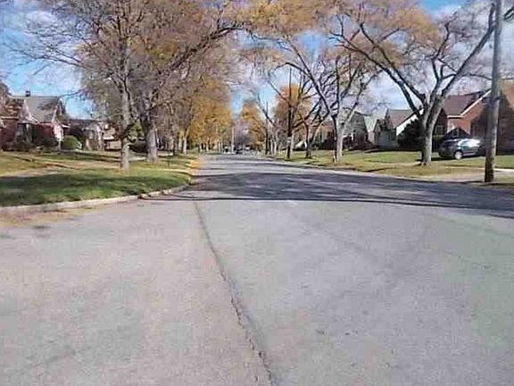 Exterior Neighborhood (street photo)
