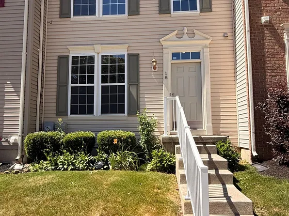 18 Bridle Path Ct, Sicklerville, NJ 08081