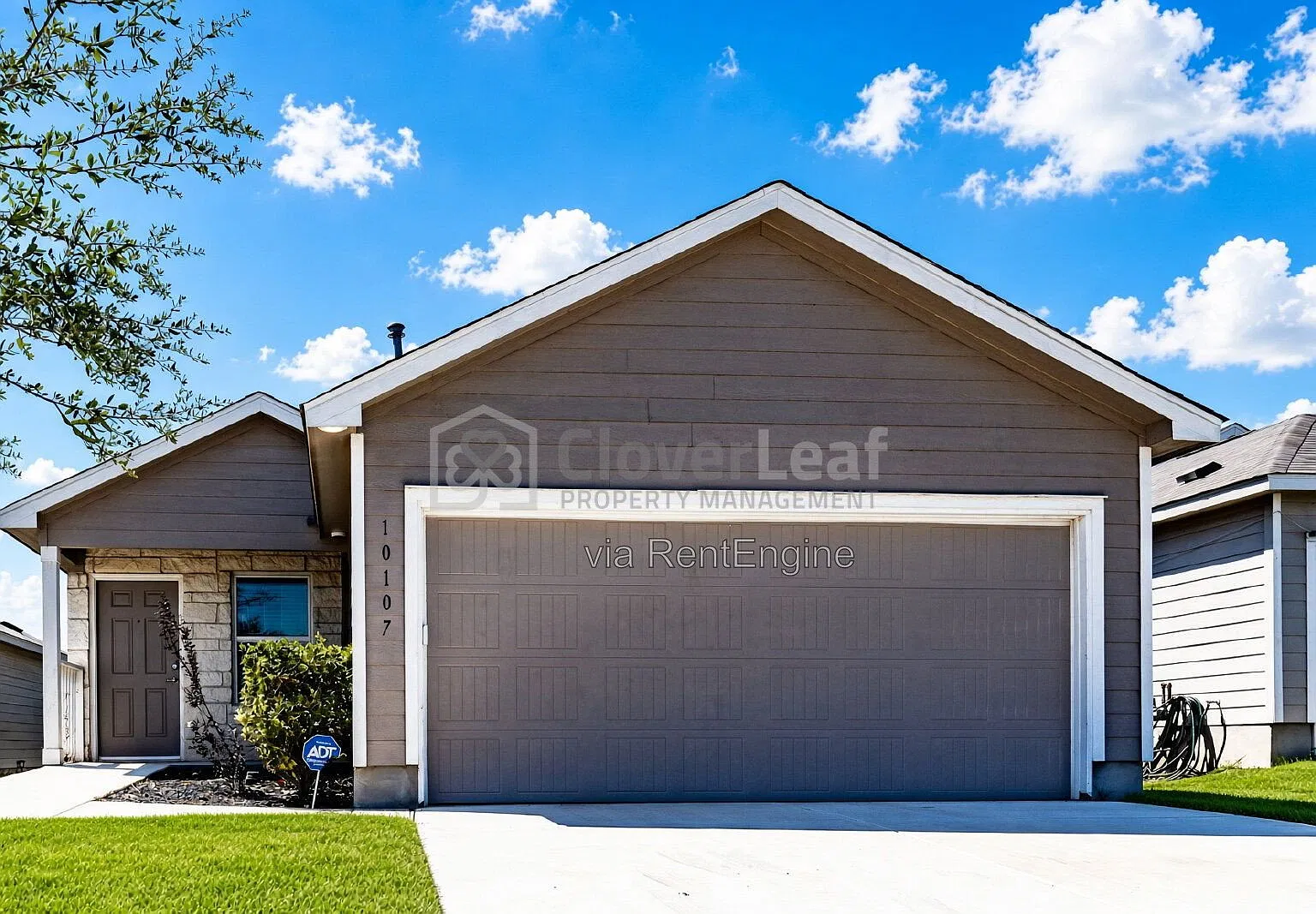 4 bed, 2.0 bath, 1625 sqft, $1,647 — Photo 2