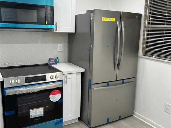 10815 SW 112th Ave APT 301, Miami, FL 33176