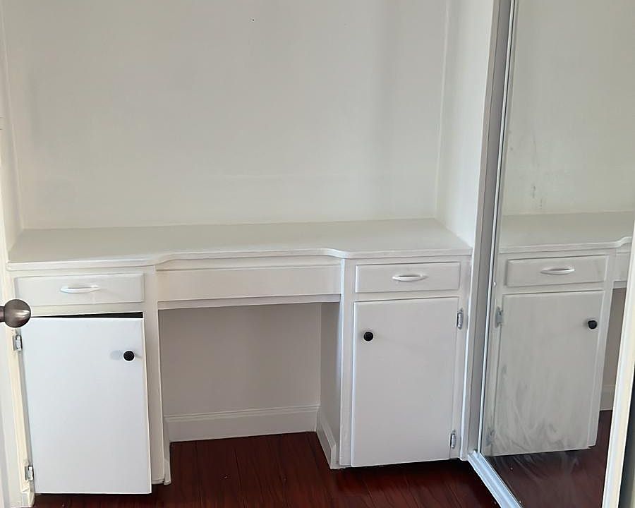 1st image of 330 S Mariposa Ave APT 5