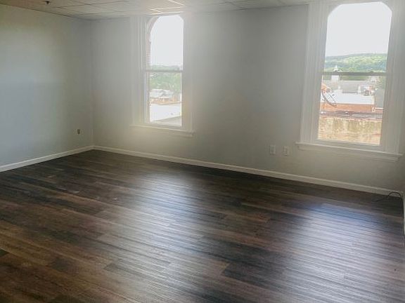 5th image of 398 Main St #33