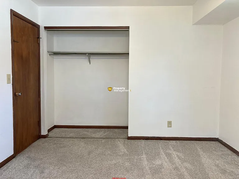 954 W Cecil St — Photo 12