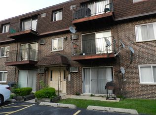 9356 Golf Rd APT 3B, Des Plaines, IL 60016