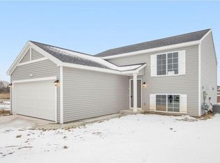 58575 Pond View Ln, Three Rivers, MI 49093