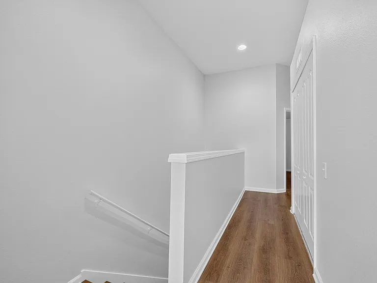 4979 Pond Ridge Dr — Photo 18