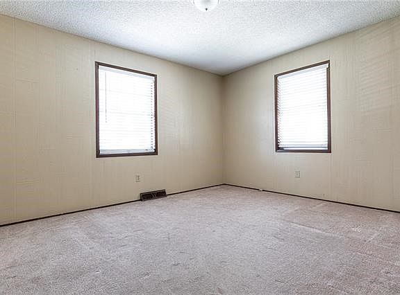 5th image of 6629 N Mercier St