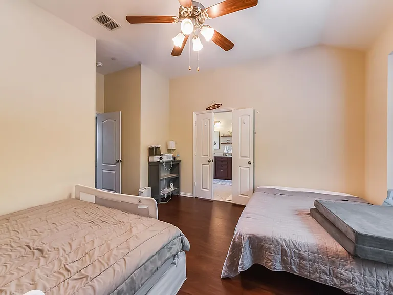 1916 Lantana Ln — Photo 12