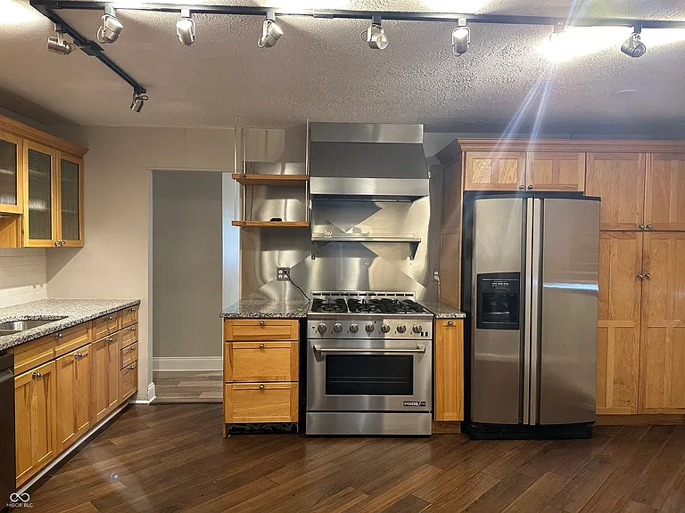 1545 Temperance Ave — Photo 8