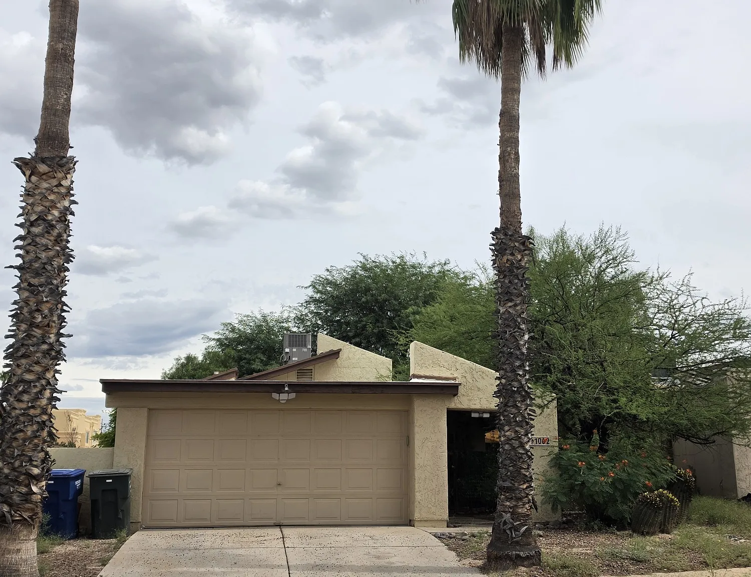 3 bed, 1153 sqft, $1,875 — Photo 1