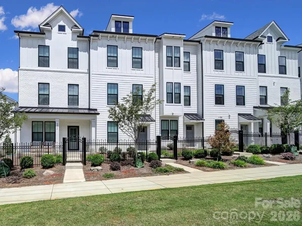 4202 Alexander View Dr, Charlotte, NC 28226