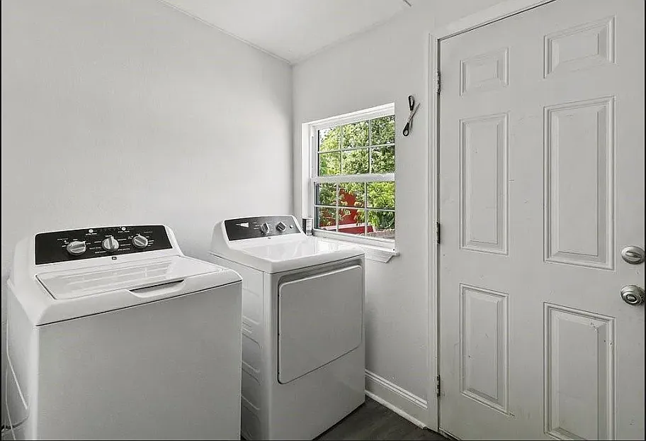 2 bed, 870 sqft, $1,300 — Photo 3
