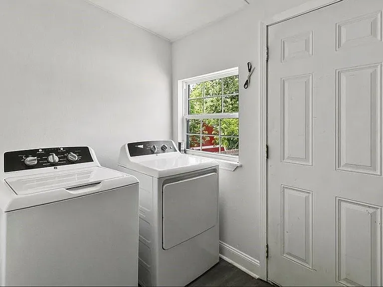 2255 N Miro St — Photo 3