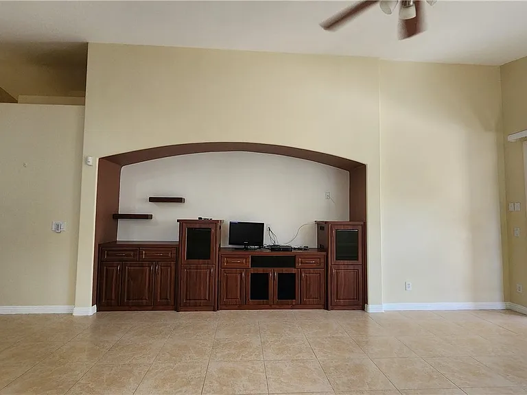 9709 Hawk Cliff Ave — Photo 14