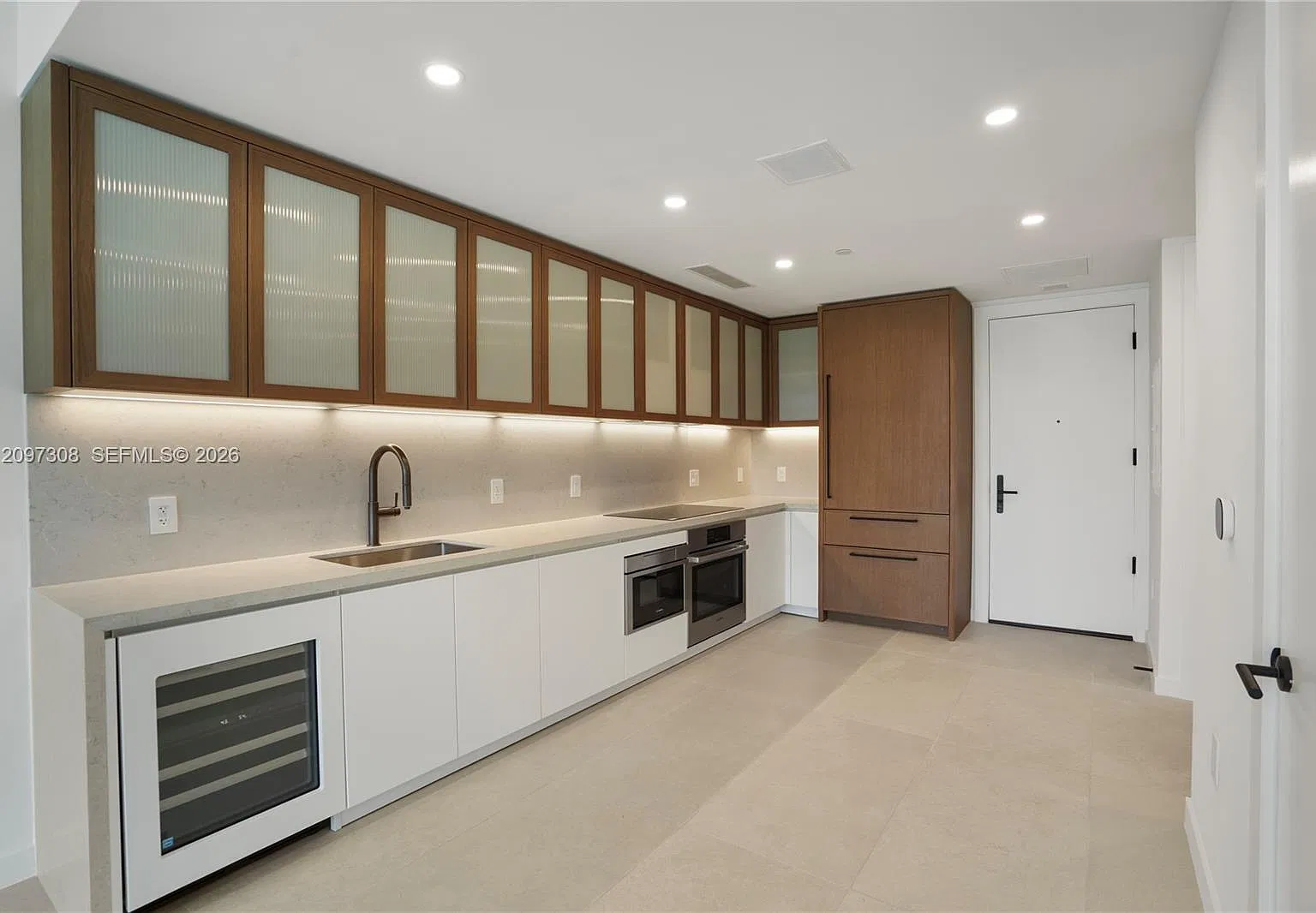 2200 Brickell — Photo 3