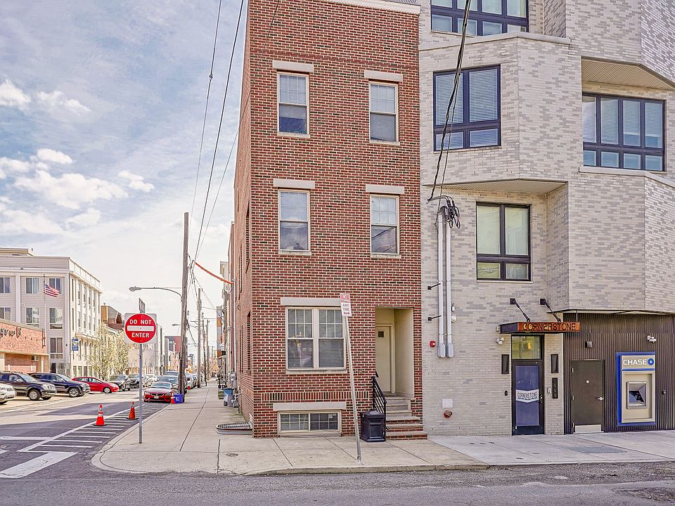 1st image of 825 N 16th St #1