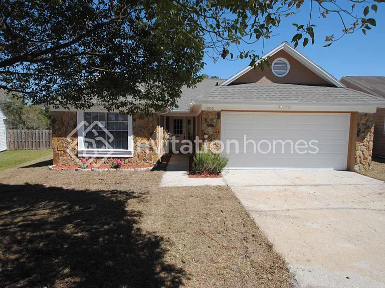 1009 Kasell Pl — Photo 1