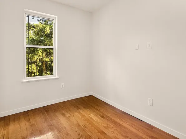 958 Madison Street image 6 of 8