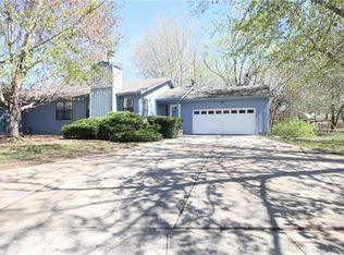 8309 N Virginia Ave, Kansas City, MO 64118