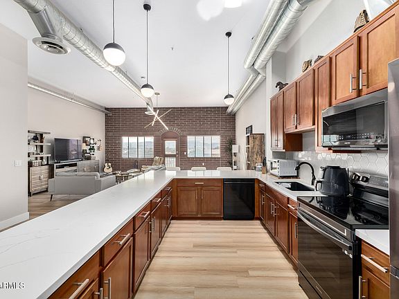 3rd image of 424 S 2ND Street #306