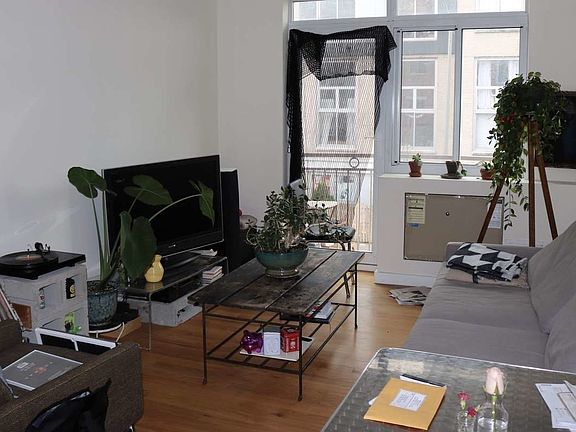 5th image of 11 Meserole St APT 2A