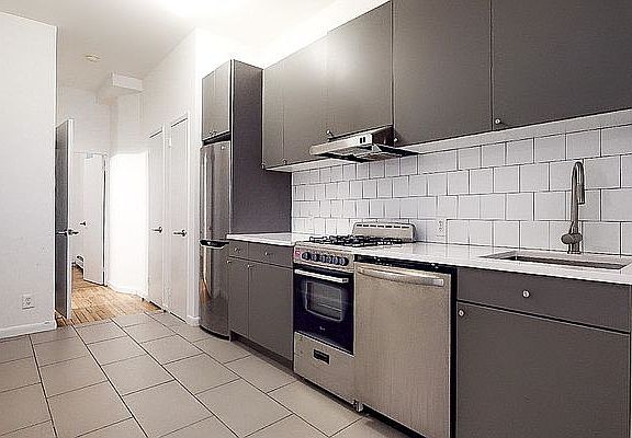 3rd image of 307 W 113th St APT 4A