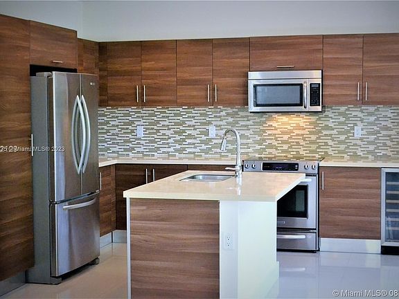 5th image of 6930 NW 106th Ave