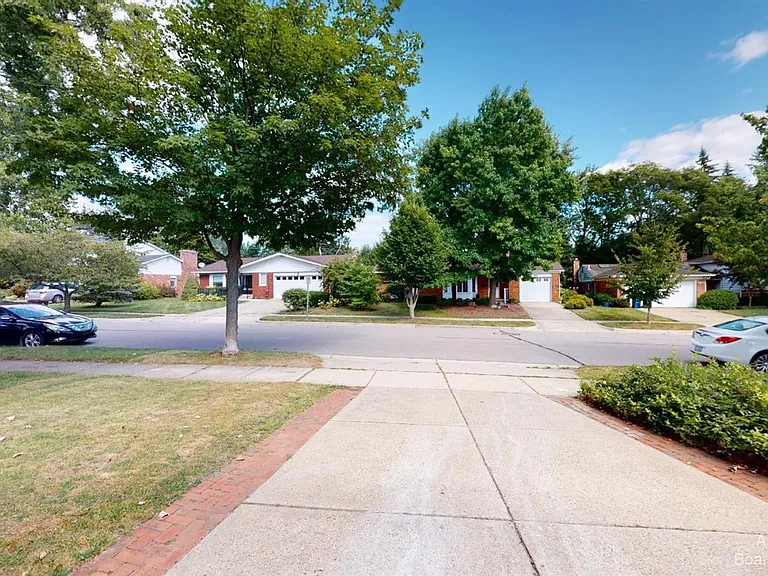 2235 Prairie St — Photo 34