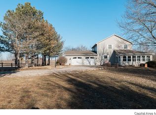 1960 E Barber Rd, Sherman, IL 62684